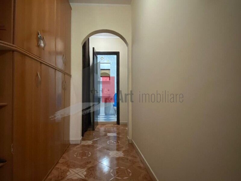 Brancoveanu, vanzare apartament 4 camere decomandat cu centrala,