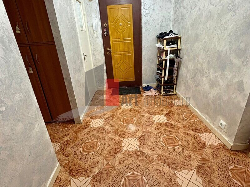 Brancoveanu, vanzare apartament 4 camere decomandat cu centrala,