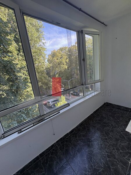 Brancoveanu, vanzare apartament 4 camere decomandat cu centrala,